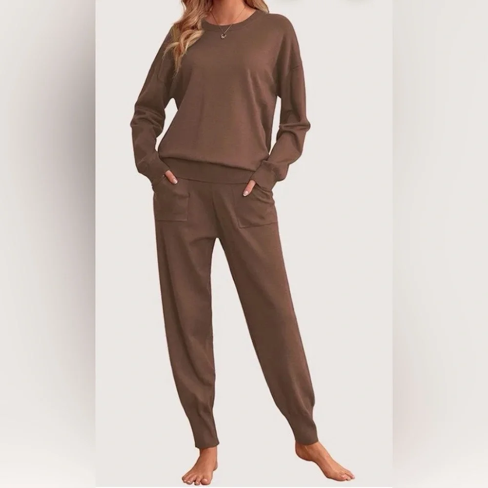 NWT Women's Knit Jogger Lounge Set